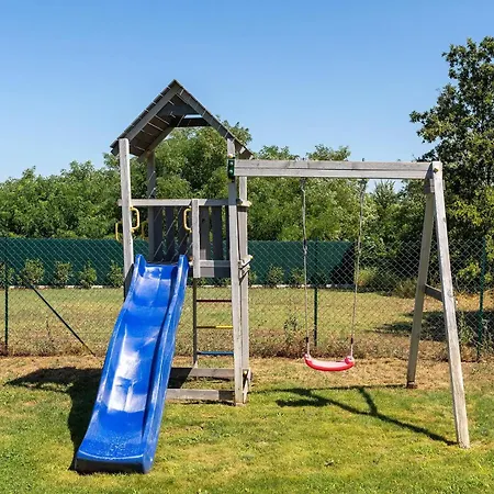 Anni For 10 People In With Heated Pool, Sea View & Kids And Playground * Poreč
