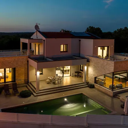 Villa Anni For 10 People In With Heated Pool, Sea View & Kids And Playground Poreč