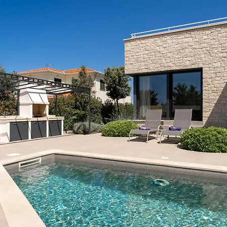 Anni For 10 People In With Heated Pool, Sea View & Kids And Playground Porec