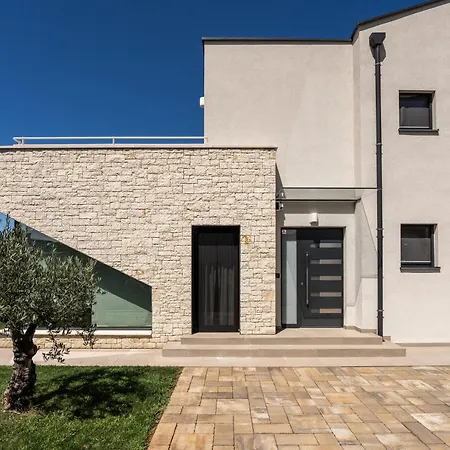 Villa Anni For 10 People In With Heated Pool, Sea View & Kids And Playground Porec