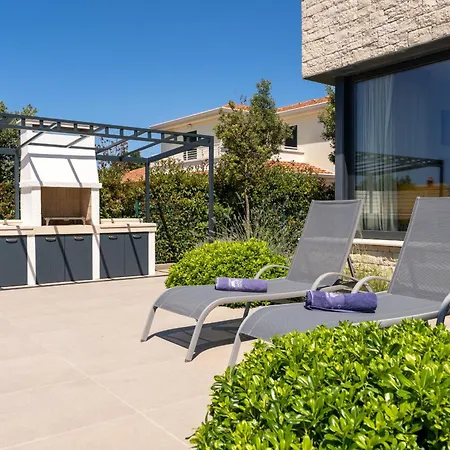 Anni For 10 People In With Heated Pool, Sea View & Kids And Playground Porec