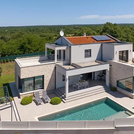 Villa Anni For 10 People In With Heated Pool, Sea View & Kids And Playground